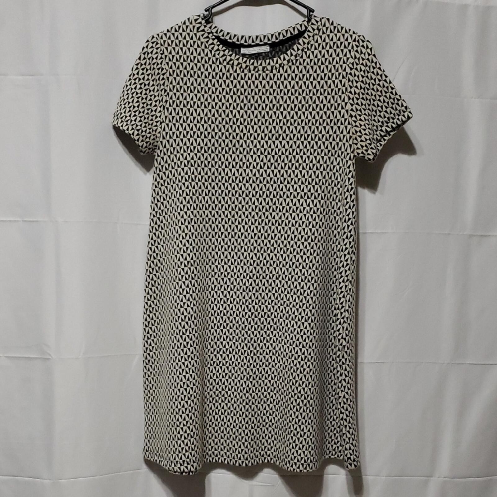 Zara Trafaluc Collection Black and White Geometric Print Dress.  Size: Medium