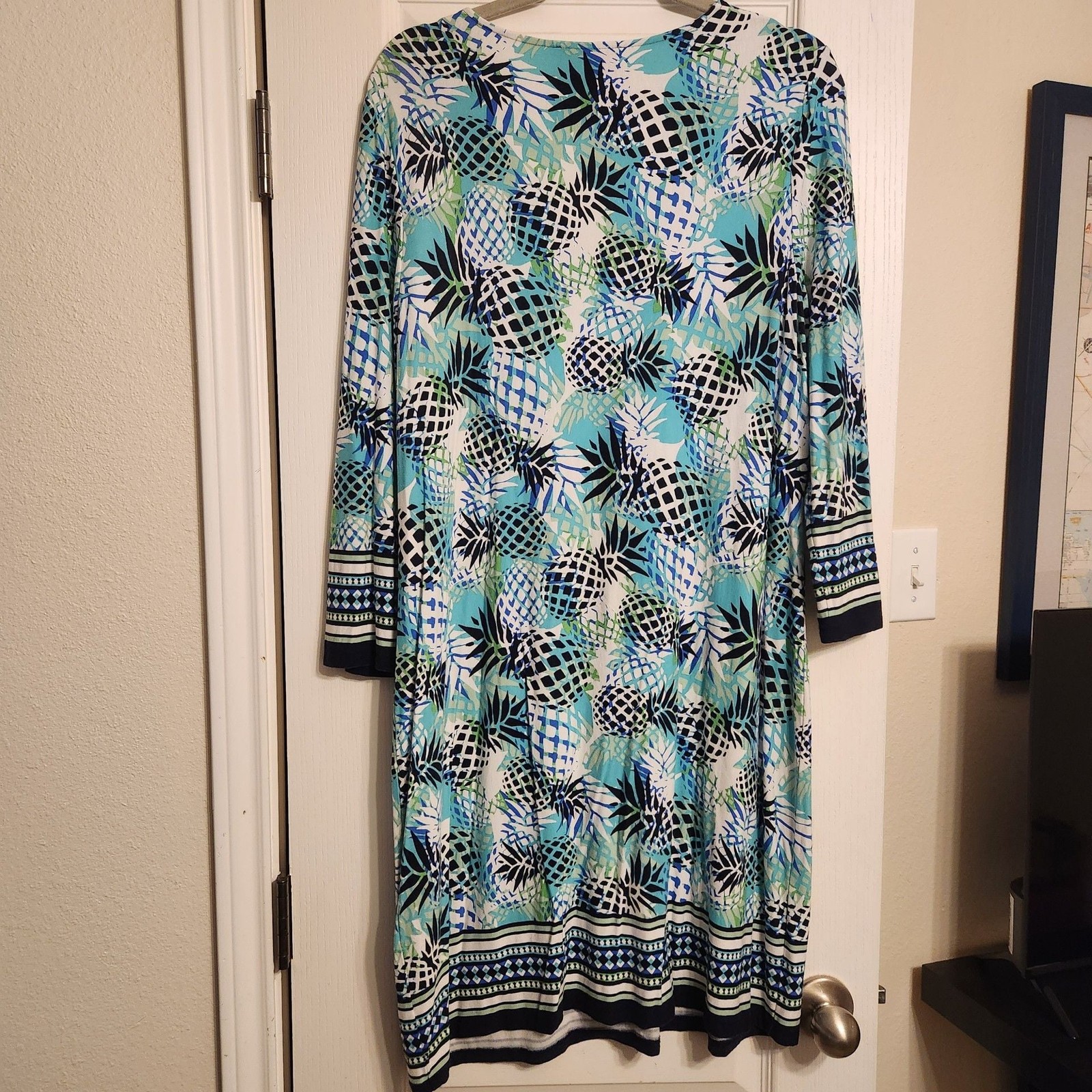 Pappagallo Pineapple Print V-Neck 3/4 Sleeve Knit Sheath Dress