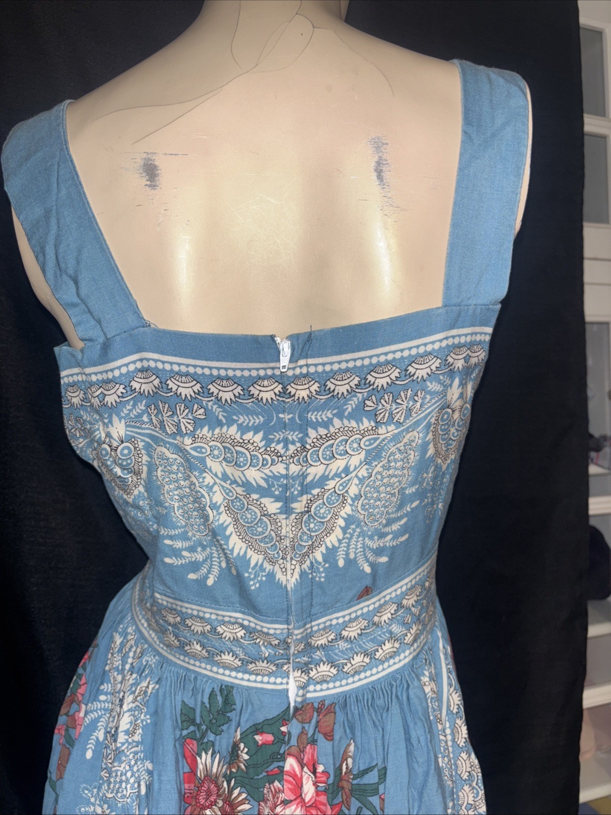 VICKI LYNN BARDON,Canada,vintage,scarf,blue,floral,border,M,no copy,Unique,WOW