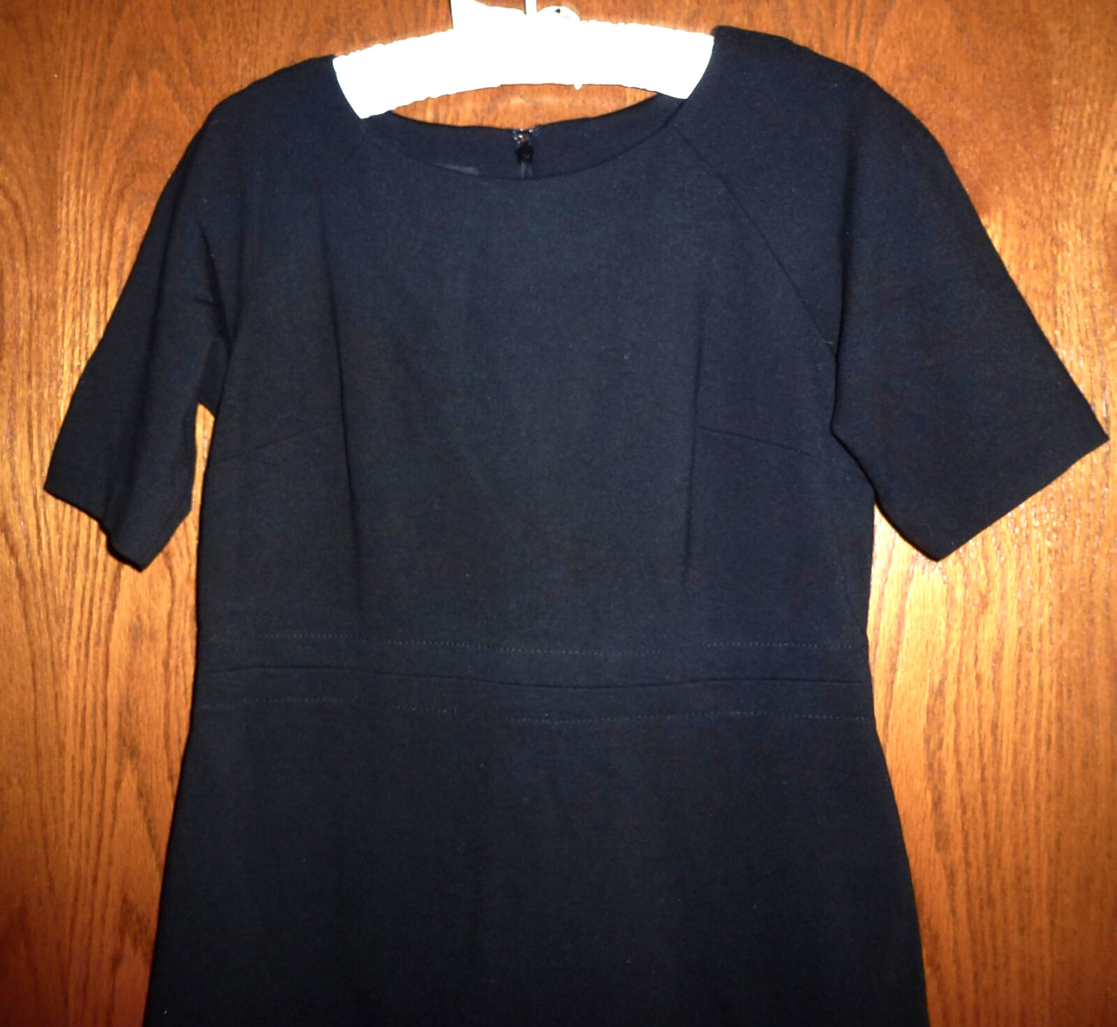 TALBOTS – BLACK MEDIUM-WEIGHT SS WAISTED STRETCH-KNIT SHEATH DRESS – PETITE 4P