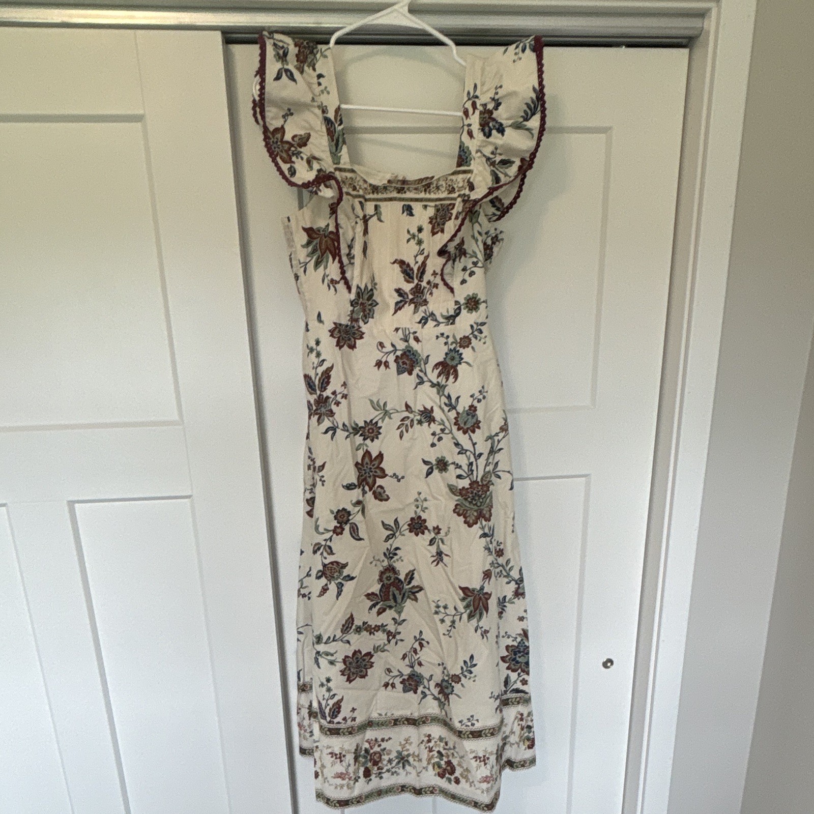 Tuckernuck Cream Multicolor Floral Midi Dress M Square Neck Flutter Sleeve Zip