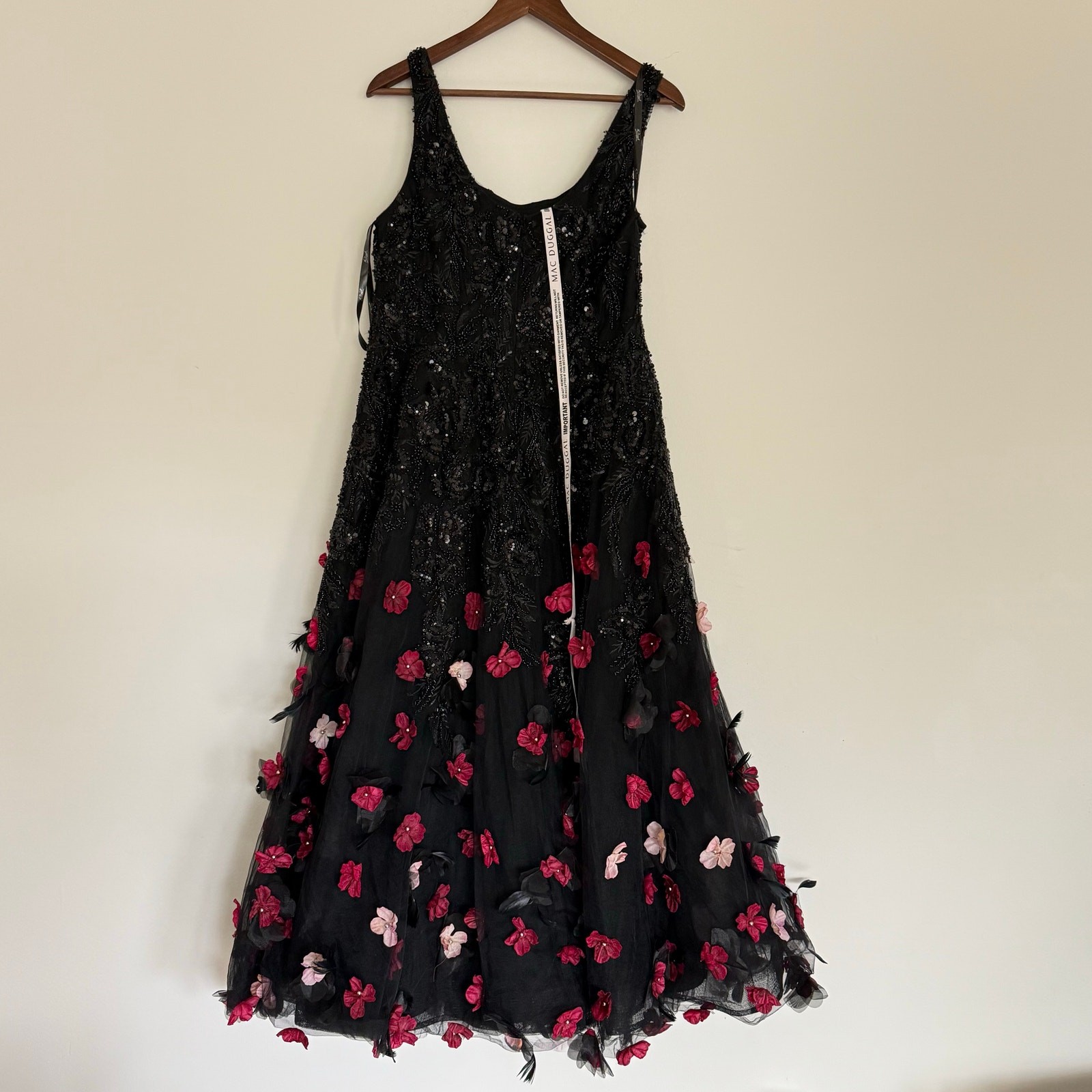 NEW Mag Duggal Sequin Floral Appliqué 3D FlowersBlack Midi Dress Size 10