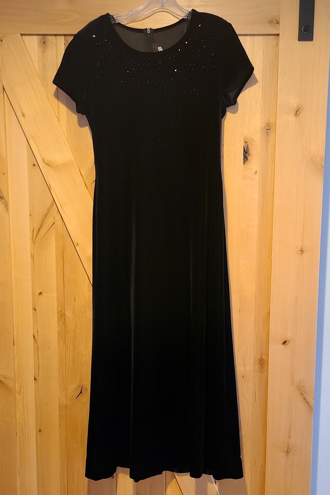 J.R. Nites Caliendo Women’s Size 12 Black Velvet Velour Evening Gown Beaded Top