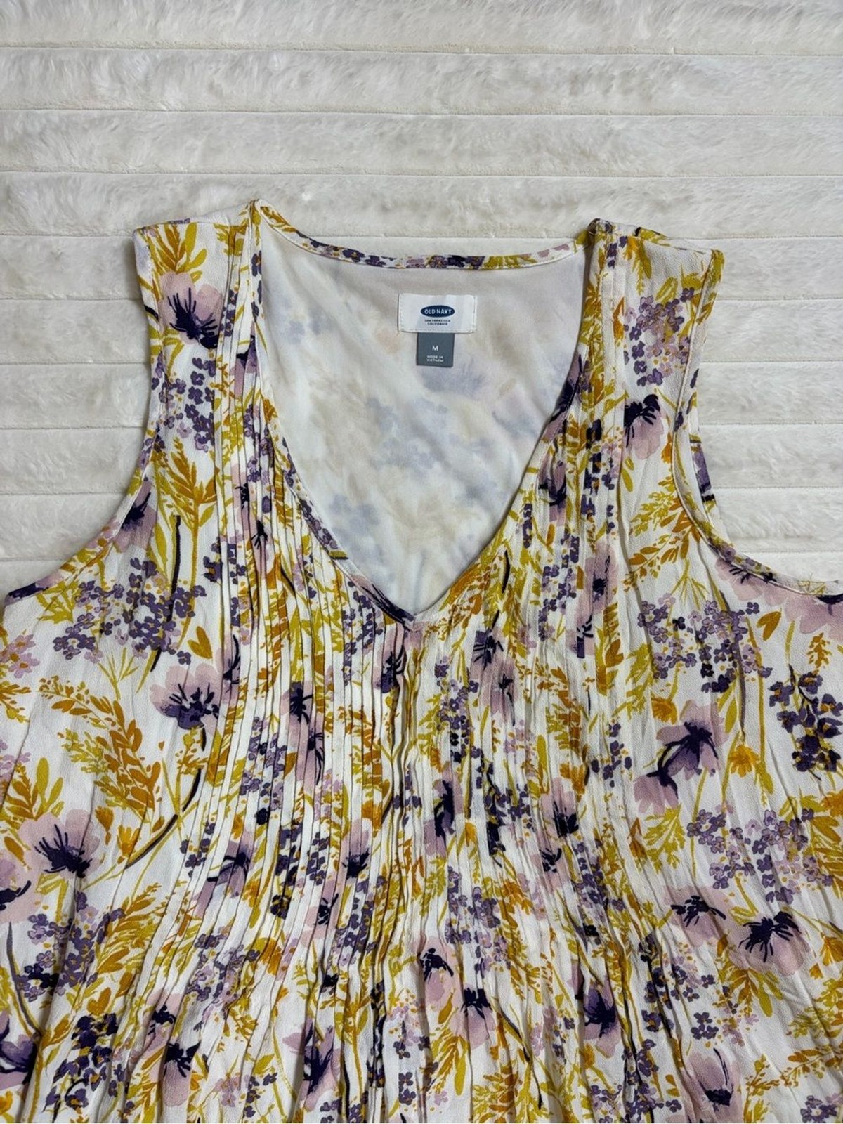 Old Navy Floral Pleated V-Neck Sleeveless Dress – White, Mustard & Lavender