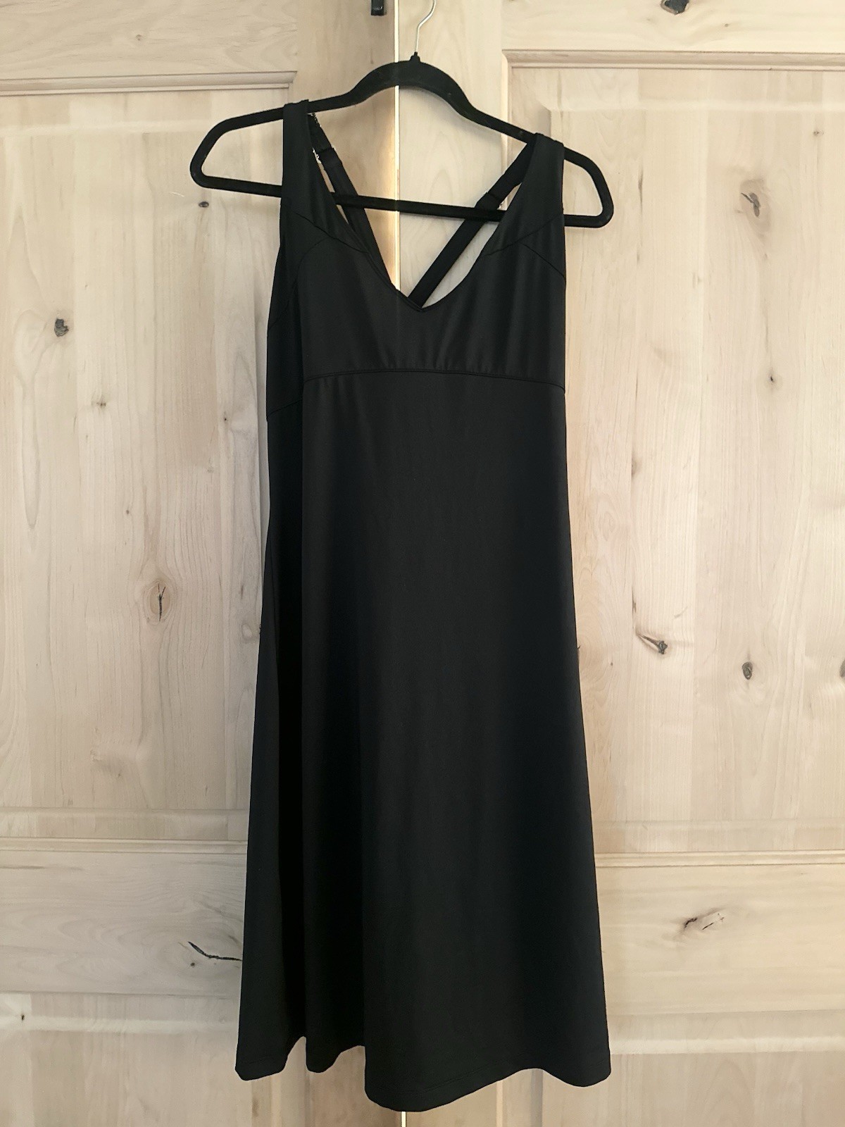 Columbia Athletic Dress With Cross Back Straps And Built In Bra, Size XL
