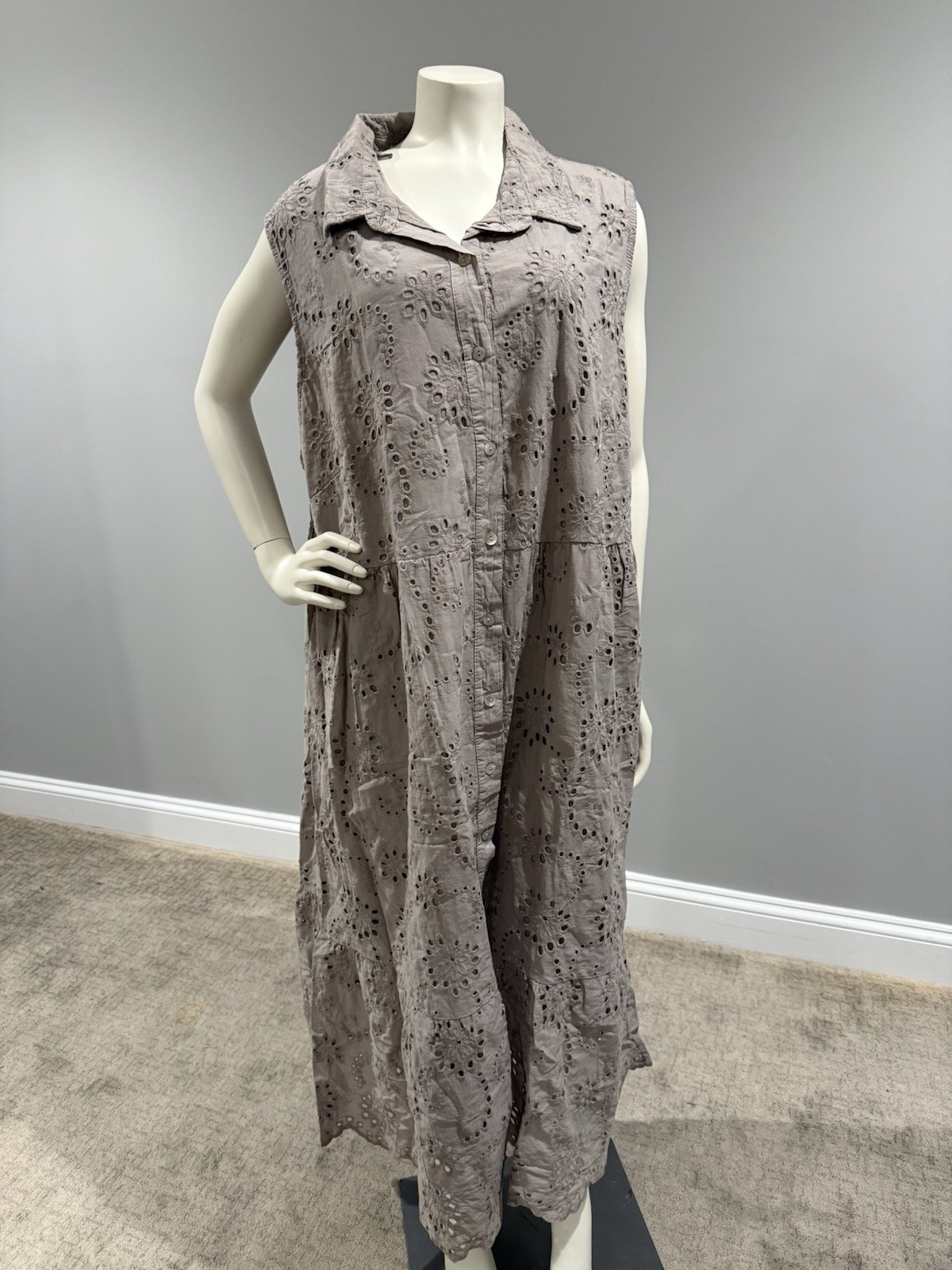 Valentina Naldi Italian Eyelet 100% Cotton Sleeveless Midi Dress Taupe Sz 3X