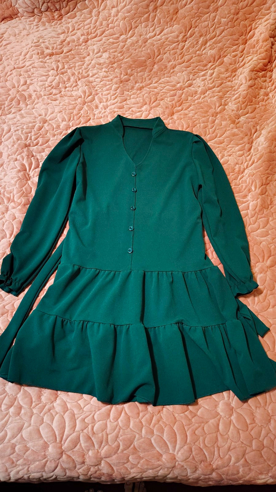 Women’s Green Solid V-Neck Button Tiered Belted Long Puff Sleeve Dress S