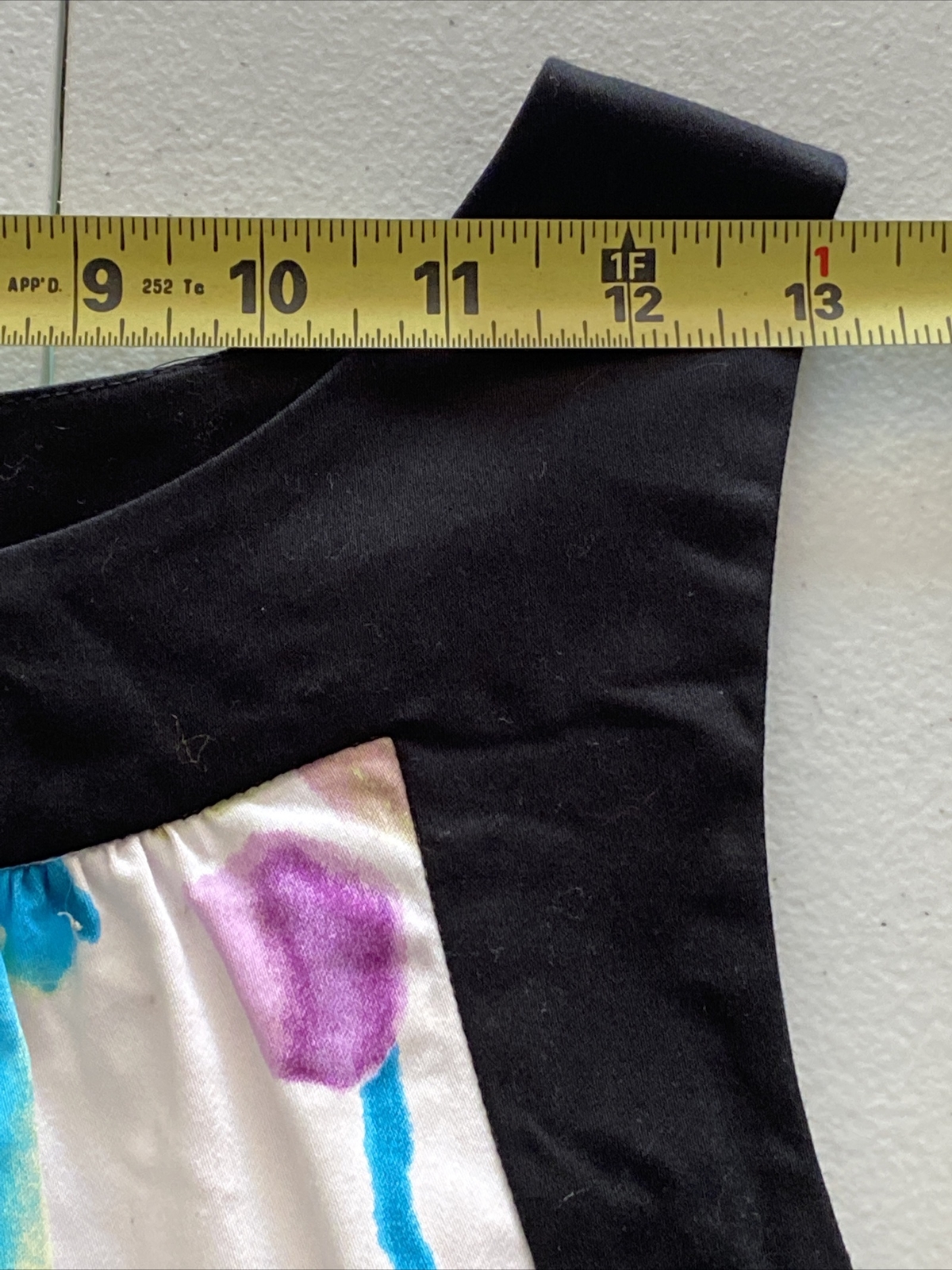 AGB sleeveless dress. size 8. Pockets. Across Chest17.5. Hips 19 In. NWOT