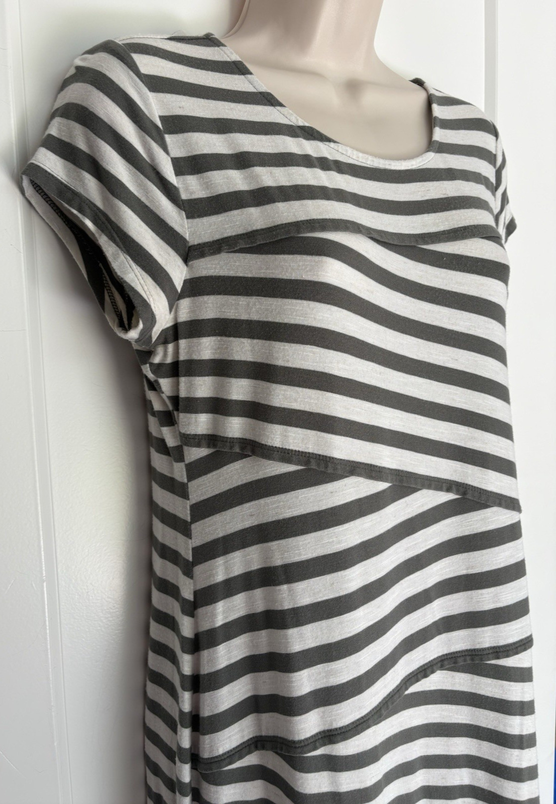 Chico’s 0 Small Dress Grey White Stripe Diagonal Tiers TShirt Style Cap Sleeves