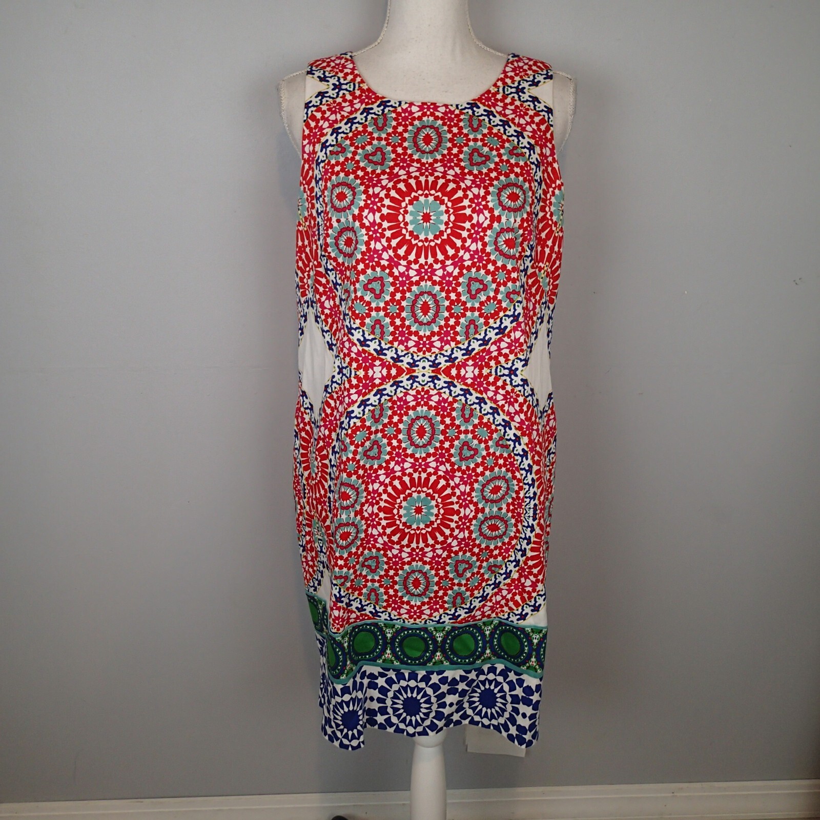 London Times Sleeveless Sheath Dress red Pink blue green Medallion 14 stretch