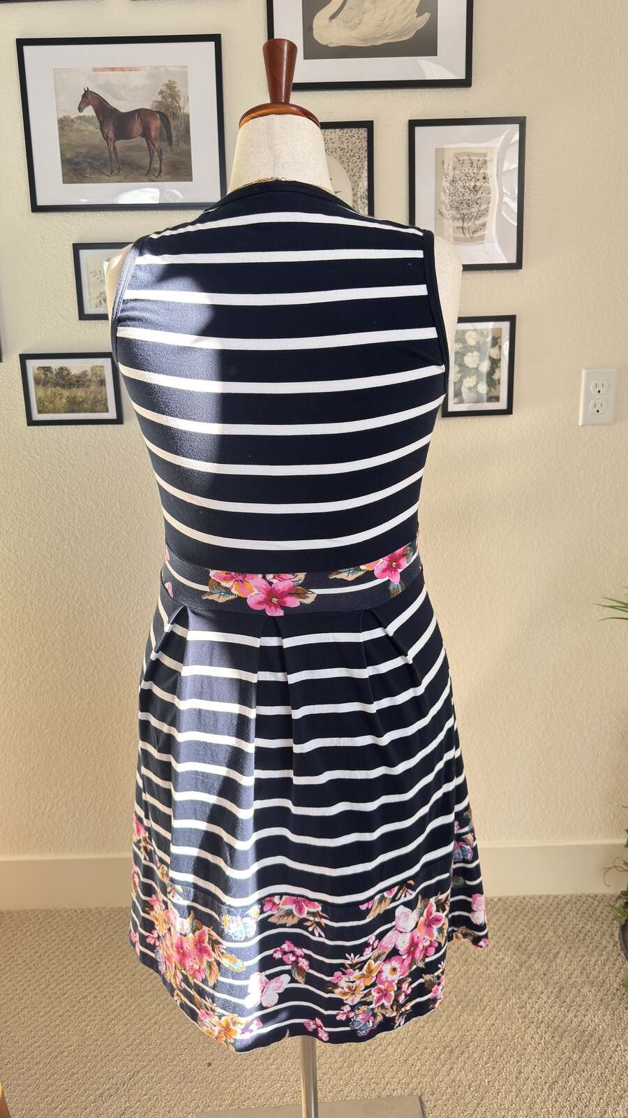 Original Navy Style Sleeveless Floral Accent – Size XXL