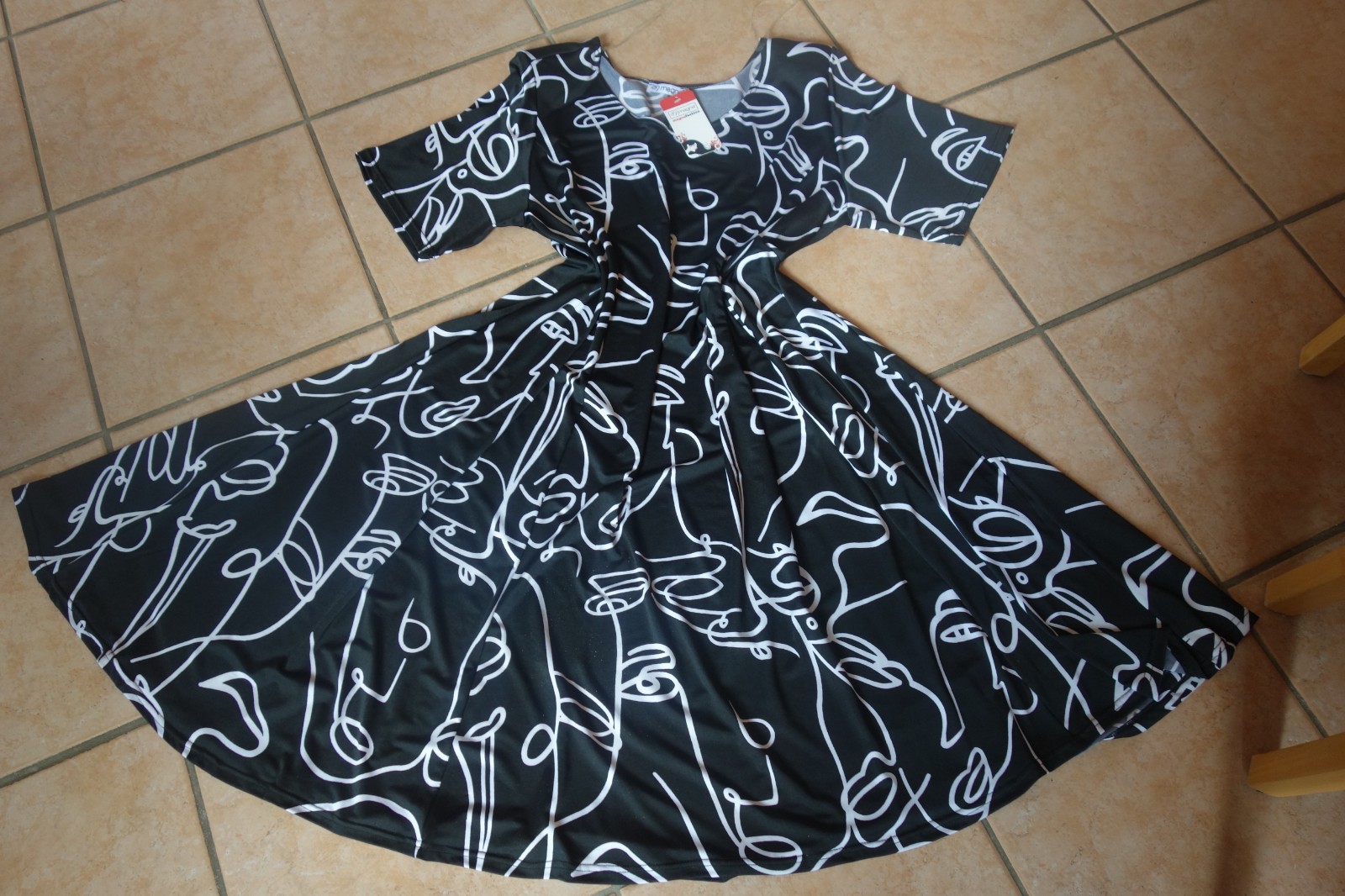 MAGNA short sleeve dress 52 54 NEW black white pattern stretch A-line LAGENLOOK