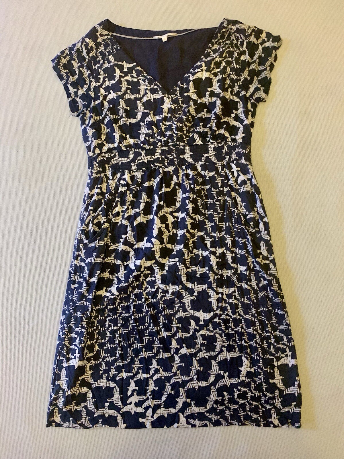 WHITE STUFF, Dark Moonlight-Dove Print-V Neck-Short Sleeve-Lined-Dress. Size 8