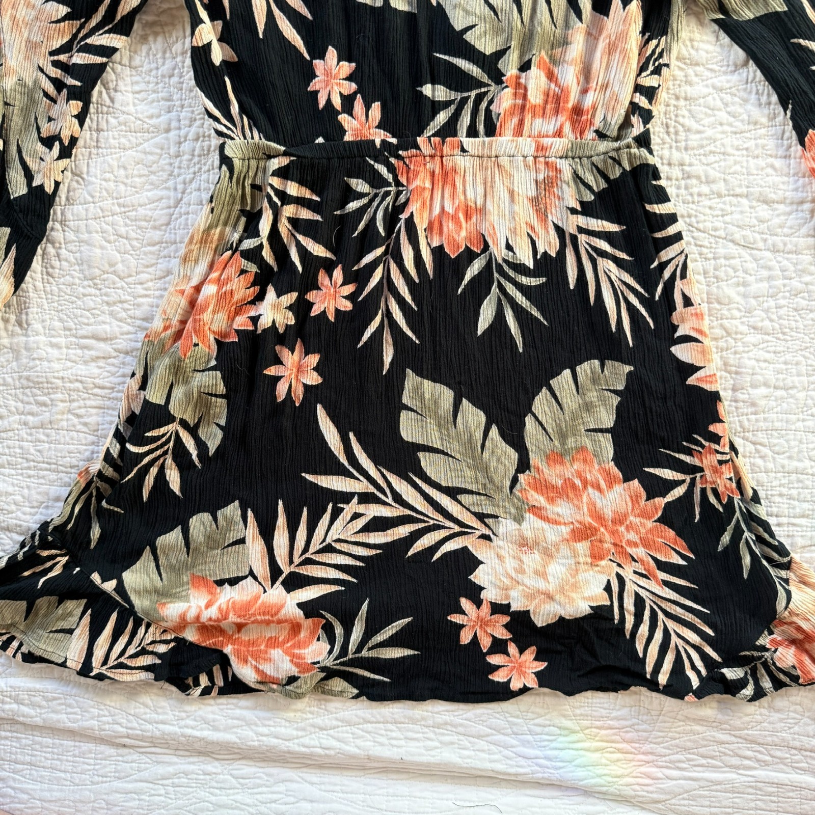 Billabong Size M Black Tropical Floral Print Mini Dress Bell Sleeves Whimsigoth
