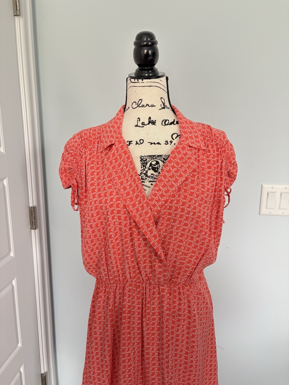 Maeve Red/White Geometric V-Neck Cap Sleeve Faux Wrap A-Line Knee Dress M