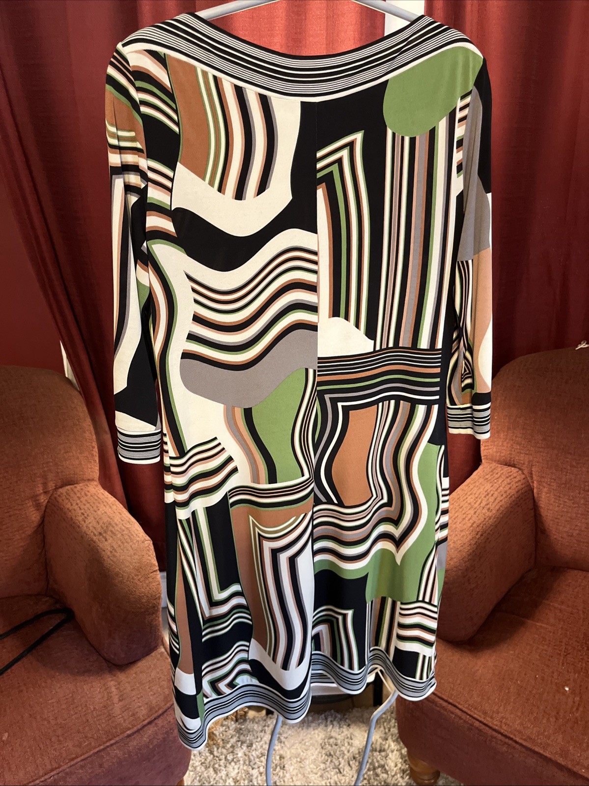 Ali Ro Abstract Retro Mod Print. Size 8. Polyester/Spandex. Excellent Condition