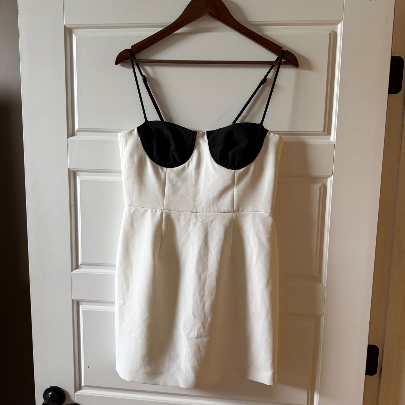 Gianni Bini White Black Bustier Mini Dress Size 8 Minimalist Chic Bodycon