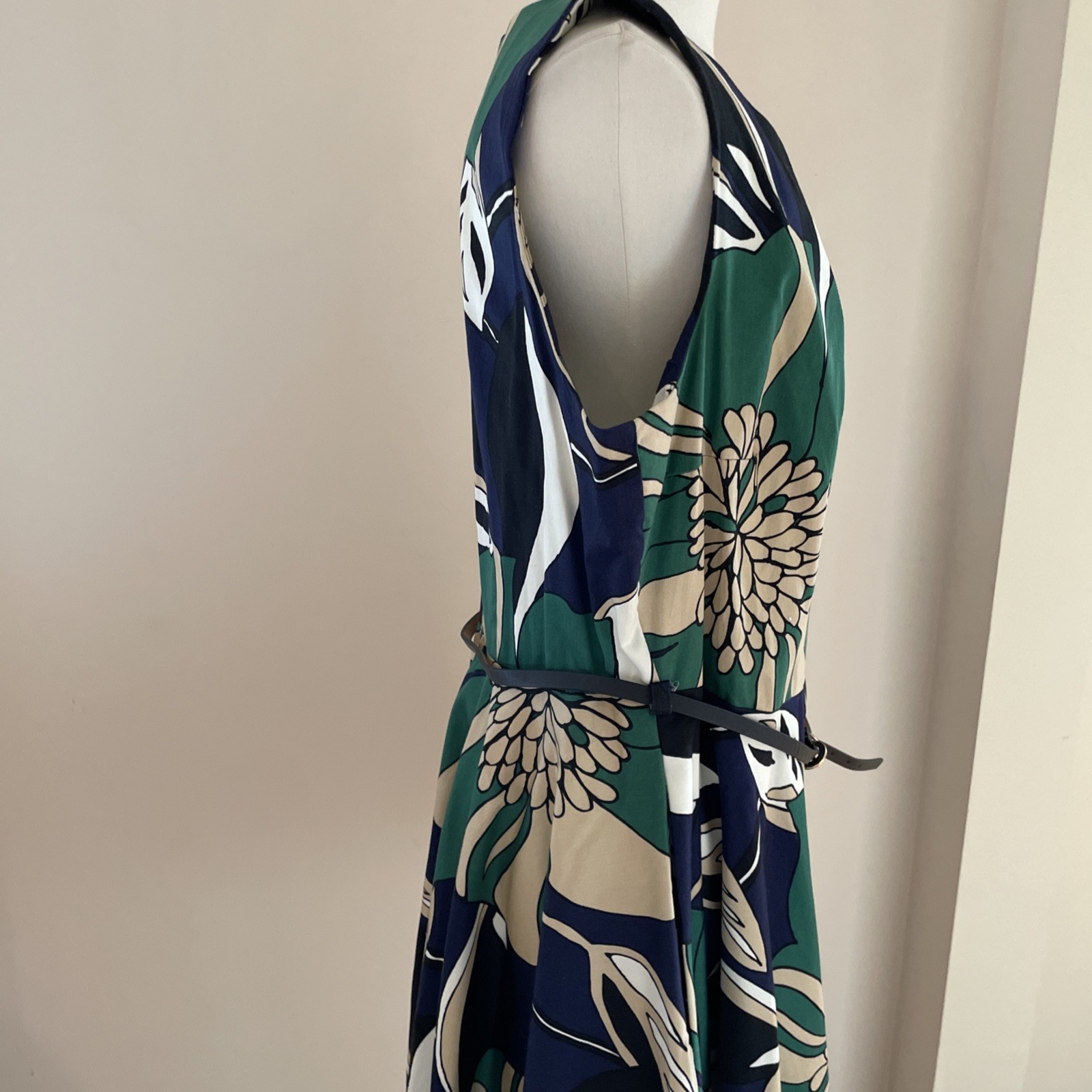 Closet London Fit & Flare Dress Size 14 Sleeveless Colorful Floral Stretch Artsy