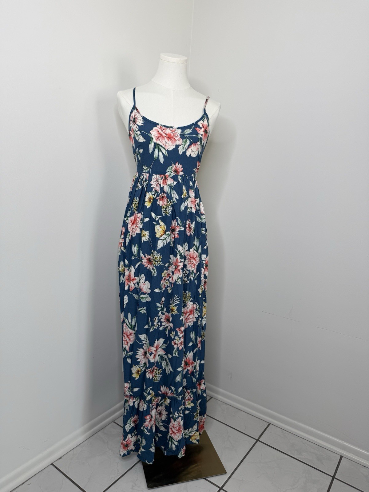 Band of Gypsies Navy Floral Maxi Dress with Adjustable Straps. Size: XS NWT
