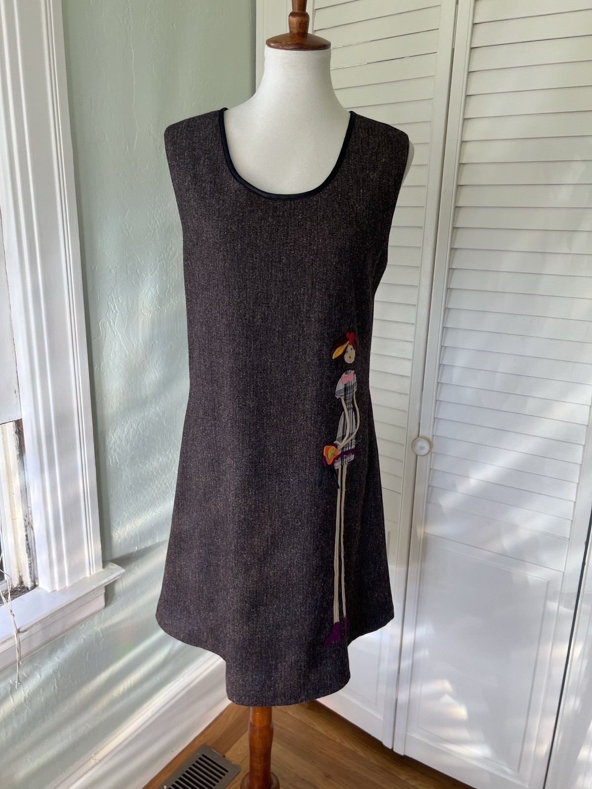 Señorita Martita Sleeveless Dress With Decorative Patch, Size L