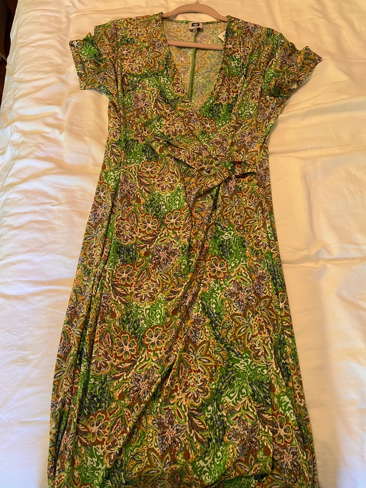 Anne Klein size 10 dress Green with floral pattern