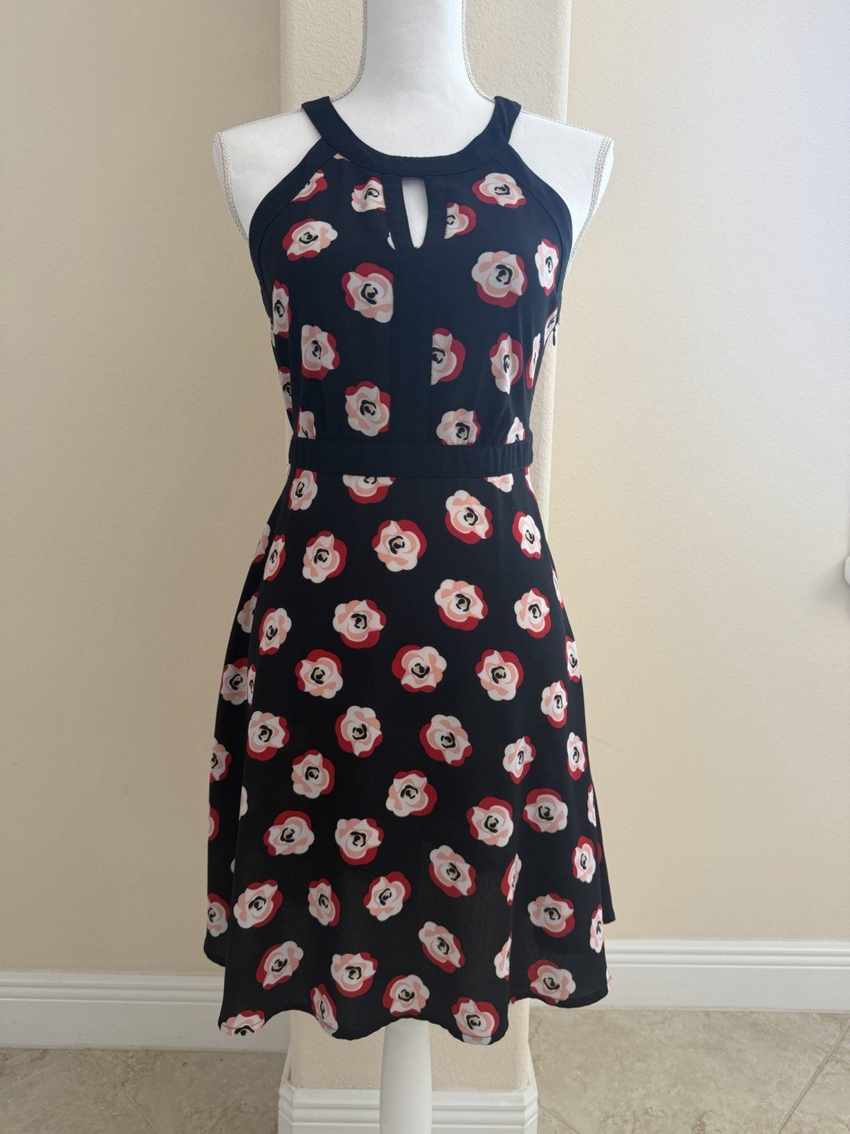 ELLE Women’s Size 2 Black Floral Fit & Flare Dress Sleeveless Keyhole A-Line