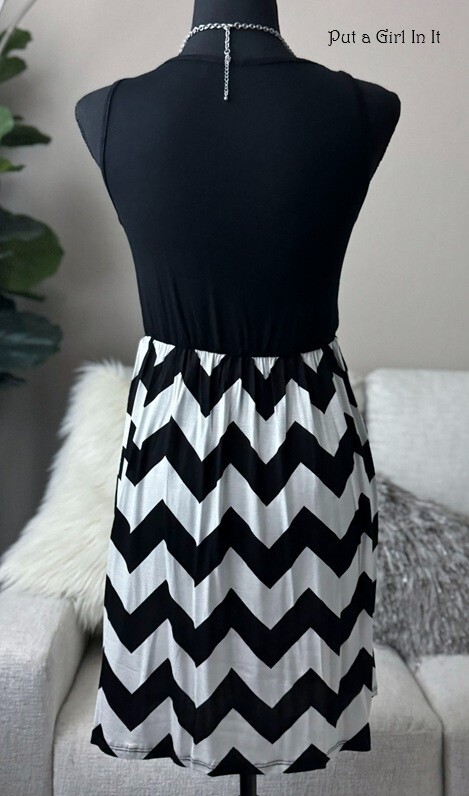 USA Boho Women’s Plus Size Black White Chevron Sleeveless Tank Dress 1X 2X 3X