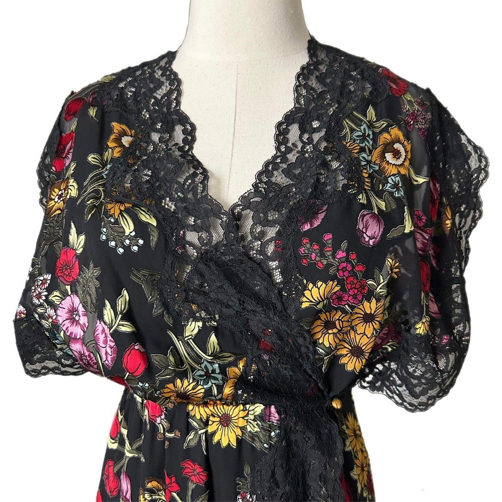 Alice + Olivia Adele Black Floral Silk Blend Lace Trim Midi Wrap Dress Size 2