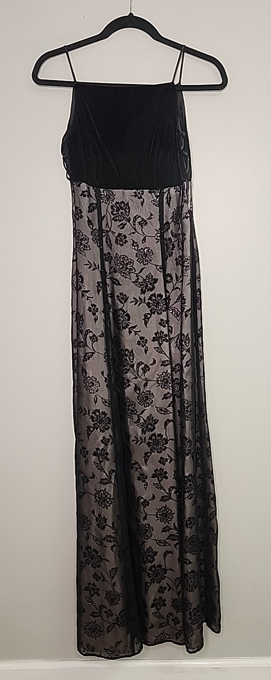 VTG Y2K Steppin Out Women 7/8 Black Velet Floral Maxi Dress Fairygoth Whimsigoth