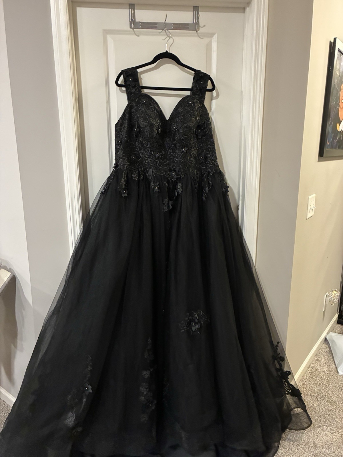 Women’s Plus Size 20 Black Long Formal Ball Gown V-Neck Lace Beaded worn once