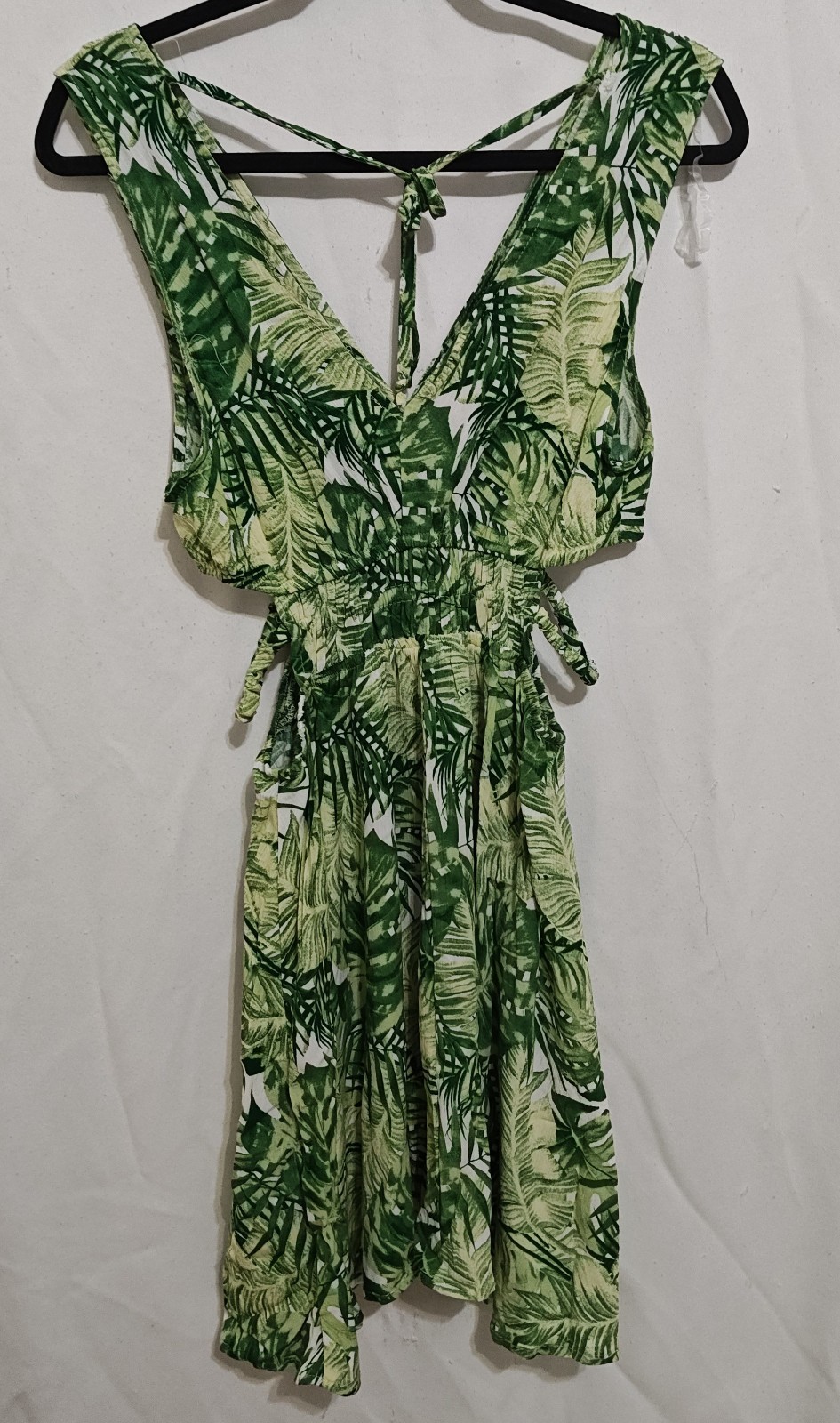 Justify Fit & Flare Mini dress Cut Out Waisted Women’s Size Medium Green Stretch