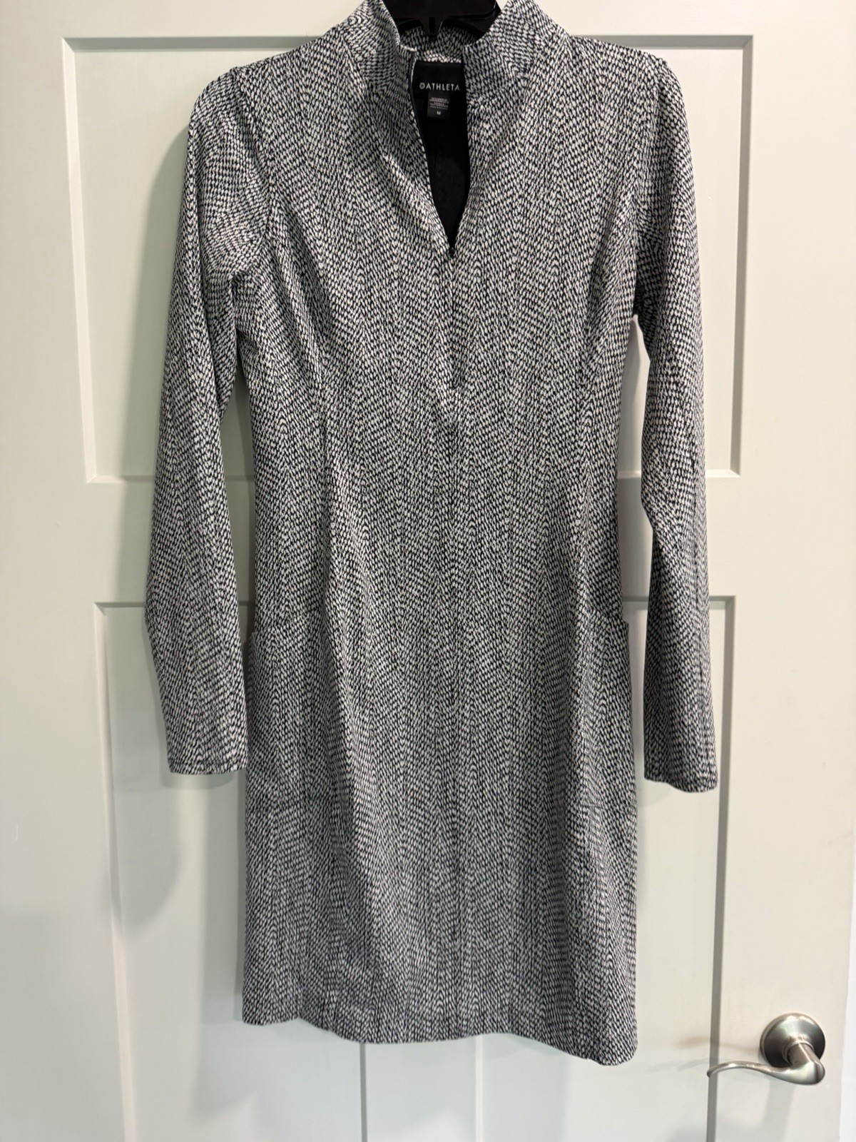 Athleta Delancey Dress Black White Medium Stretch Business Office pockets Fit