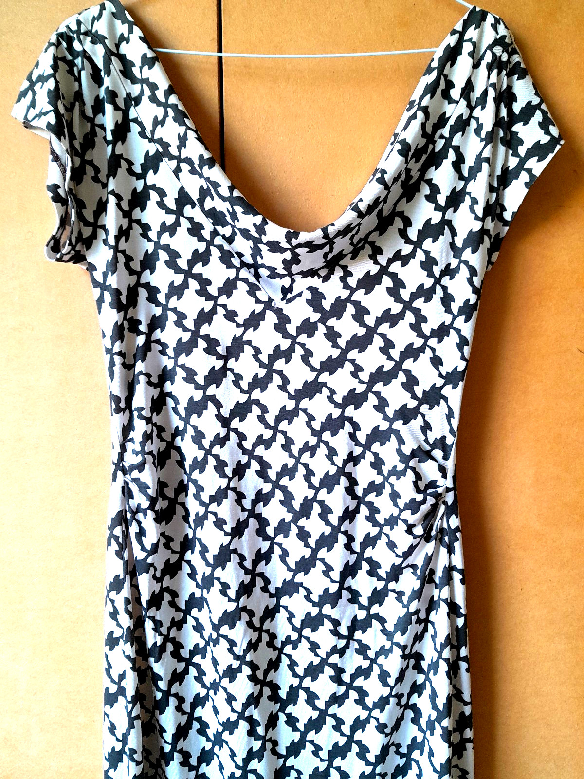 STUNNING VINTAGE DIANE VON FURSTENBERG BROWN & CREAM PRINT SILK CINCHED DRESS