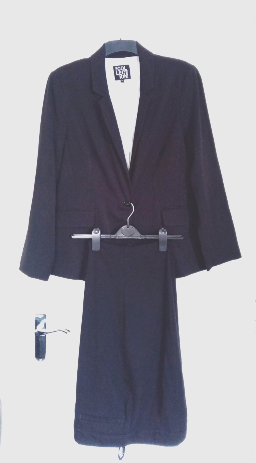 WOMEN’S DEBENHAMS NAVY 2 PIECE OCCASION OFFICE TROUSERS SUIT JACKET. SIZE 18