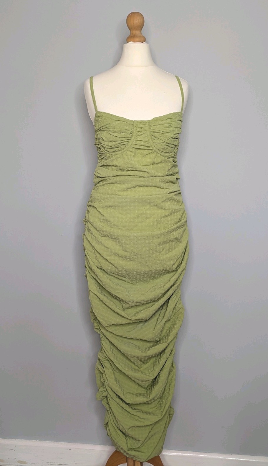 Pretty Little Thing Green Textured Ruched Maxi Dress Size 8 BNWT Underwired