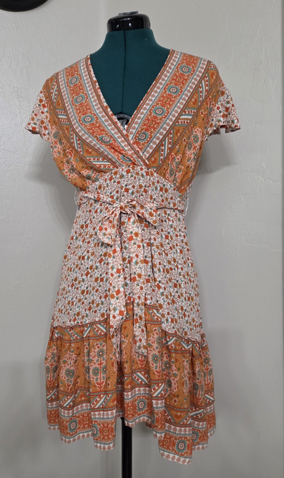 Women’s Orange/White Floral V-Neck Flutter Sleeve Fit & Flare Tie Waist S