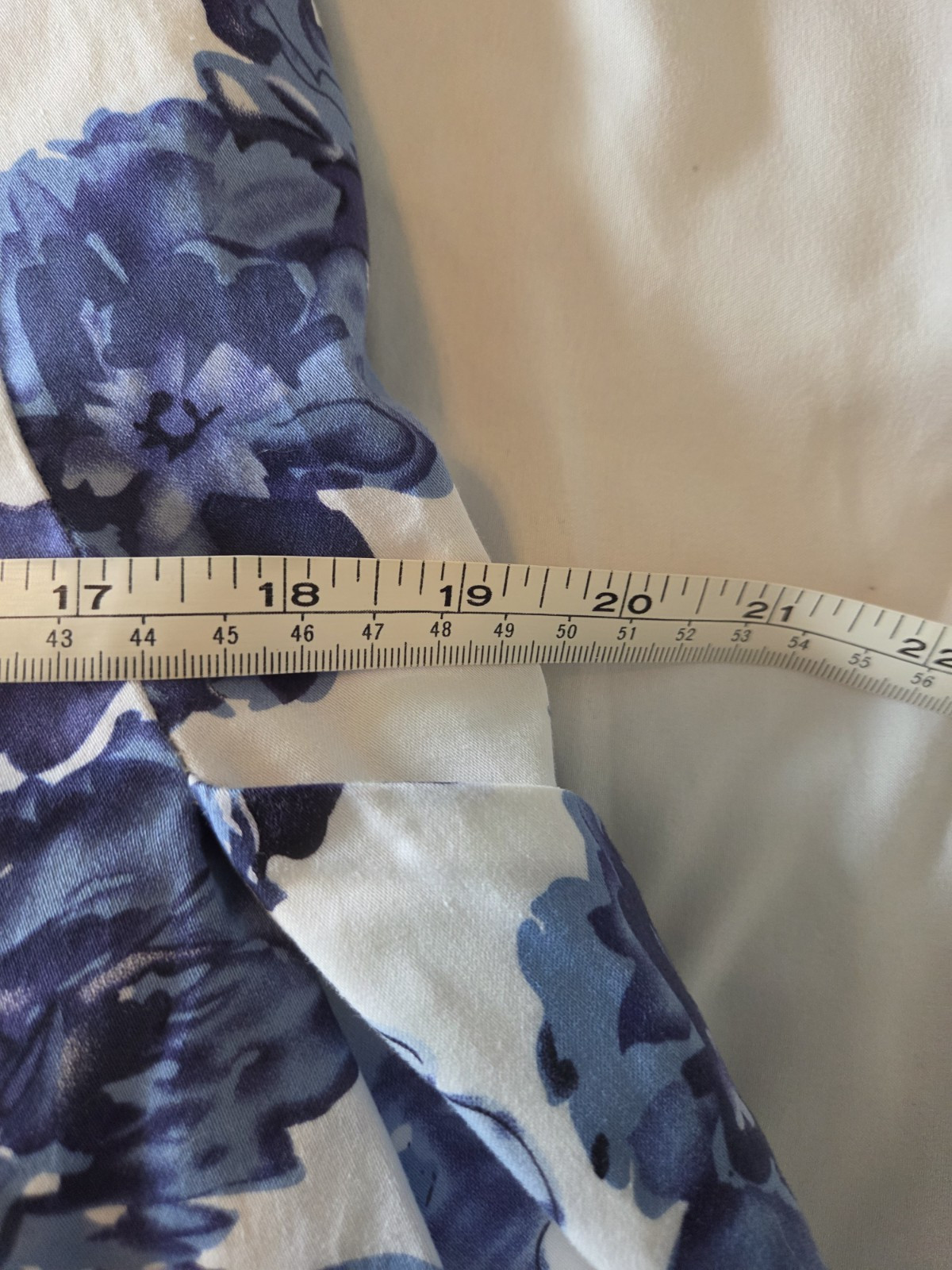 American Living Size 12 Blue White Floral Knee Length Dress with Pockets