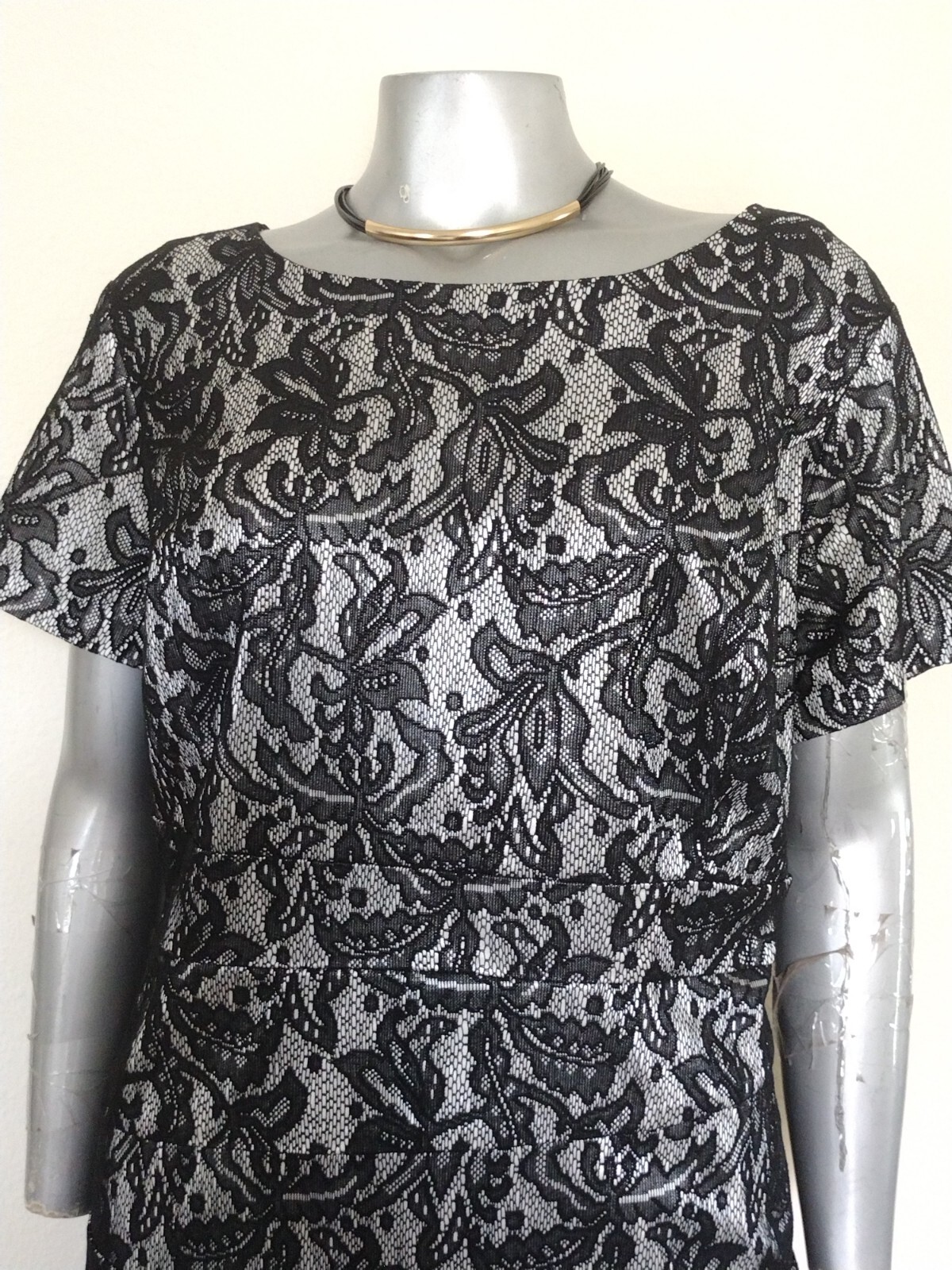 WOMAN ALYX OCCASION LACE KNEE DRESS Size 24W SHORT SLEEVE ZIPPER BLACK/WHITE