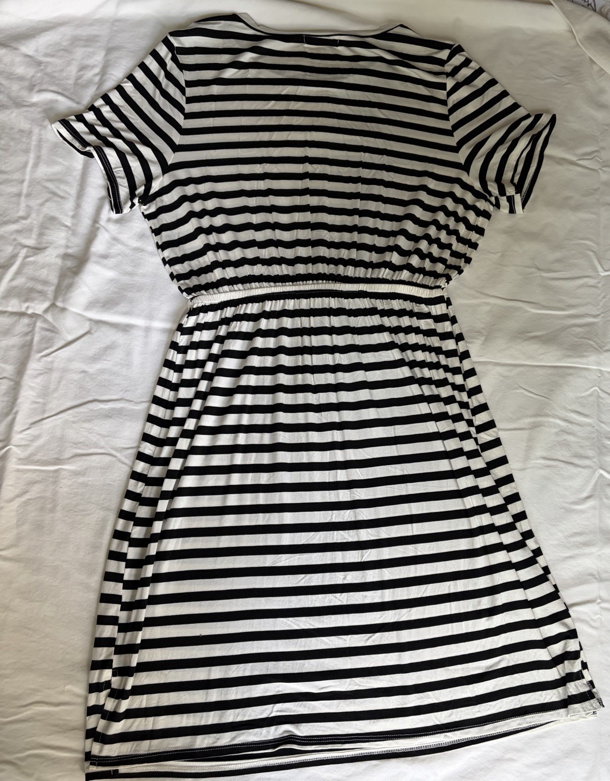 Espresso Black And White Striped Elastic Waist Knee Length Dress Size L