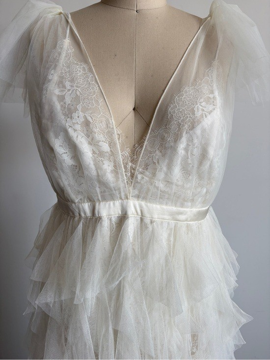 $489 NWT For Love And Lemons “Maxine” Tulle Maxi Dress in Ivory Sz XXS