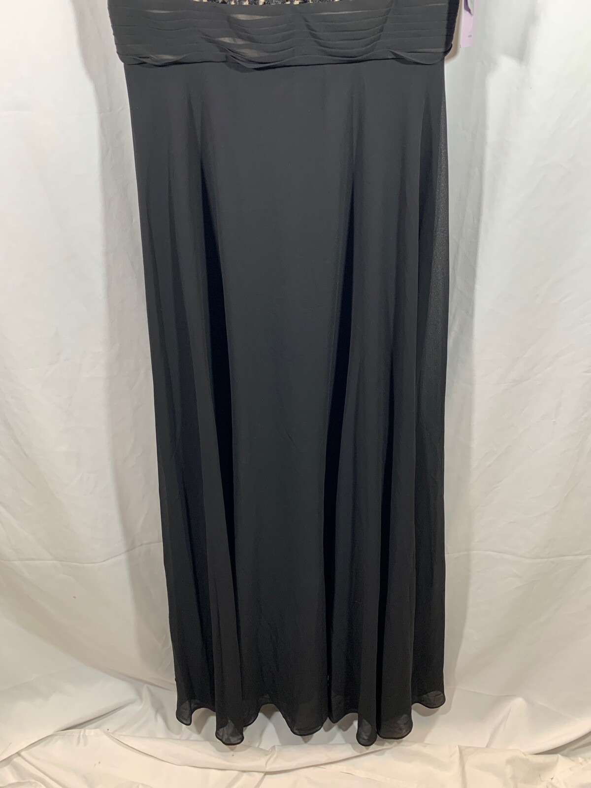 NWT $298 JS Collections Embroidered Illusion Bodice Gown in Black [SZ 8 ] #F809