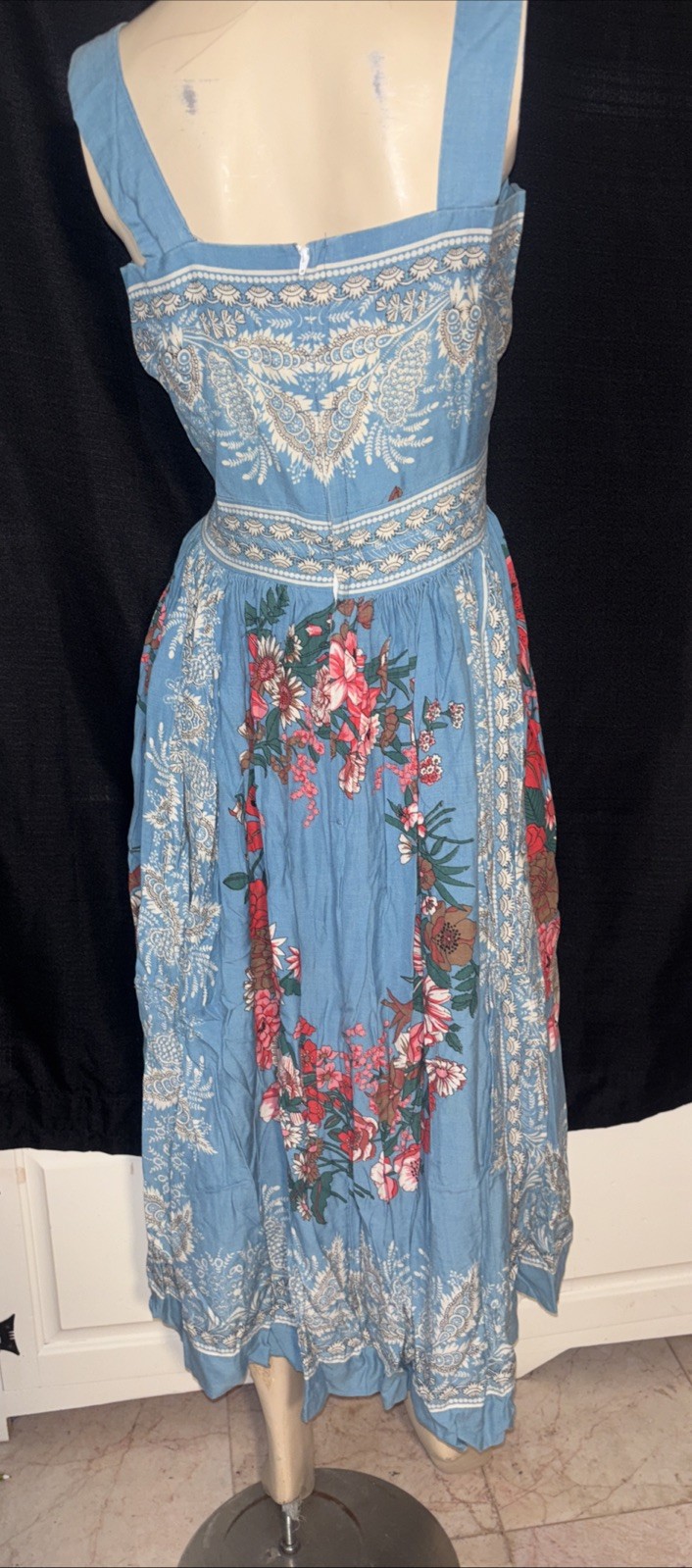 VICKI LYNN BARDON,Canada,vintage,scarf,blue,floral,border,M,no copy,Unique,WOW