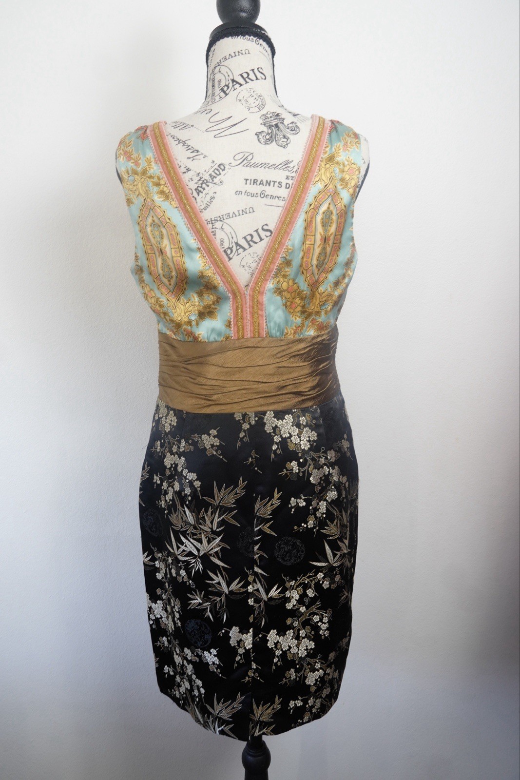 Phoebe Couture Asian Silk Floral Brocade Sheath Cocktail Dress Size 10 V Neck