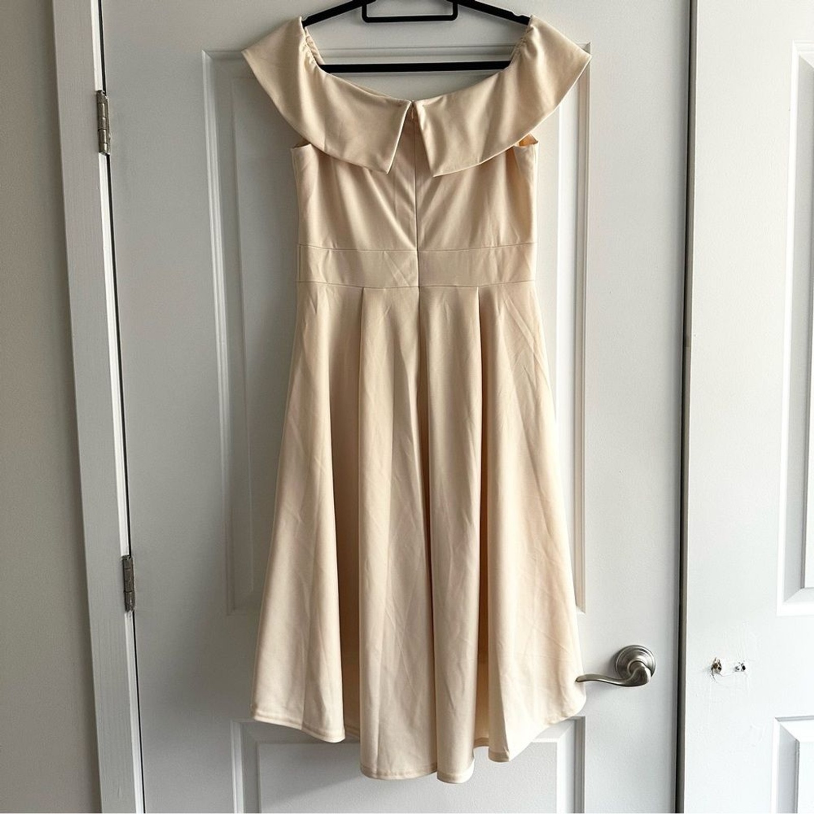 Anewsta SHEIN Mid Length Cream Off-Shoulder Dress NWT Size L
