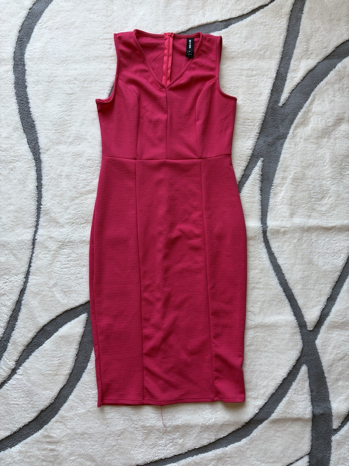 Agnes & Dora Women’s Pink Solid V-Neck Sleeveless Knee Length Sheath Dress M