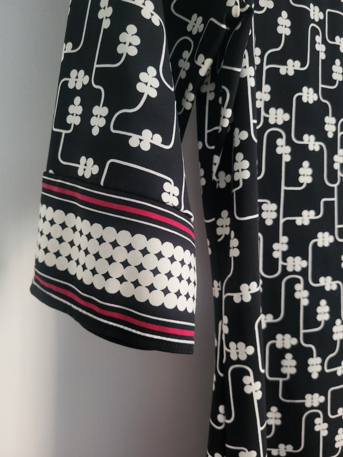 Max Edition Geometric Half Sleeve Sheath Dress Size Medium Lightweight Stretch