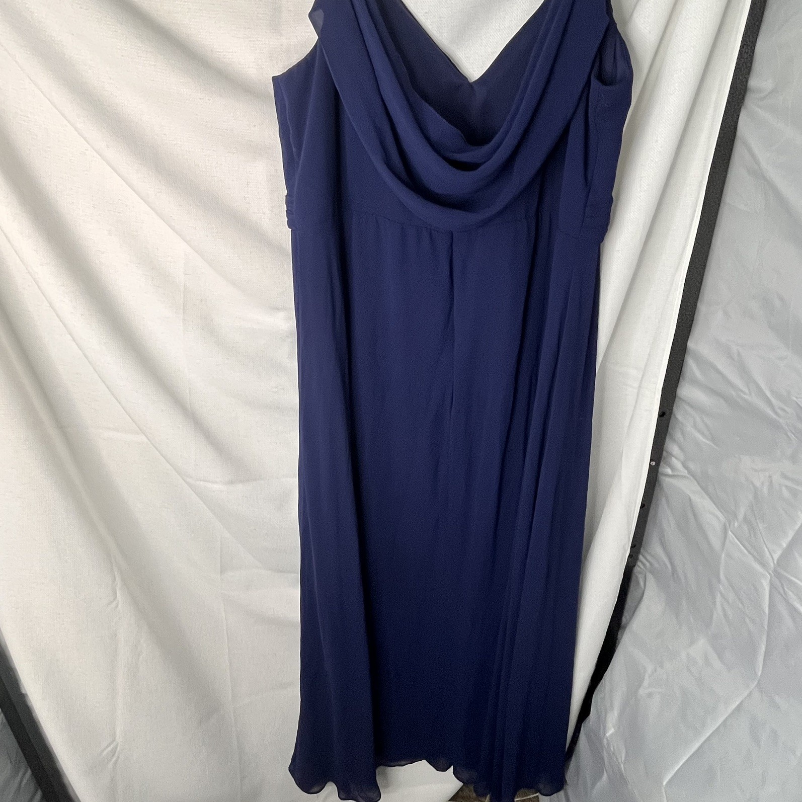 Ever Pretty – David’s bridal- Navy Spaghetti Strap V-Neck Maxi Dress Size 18