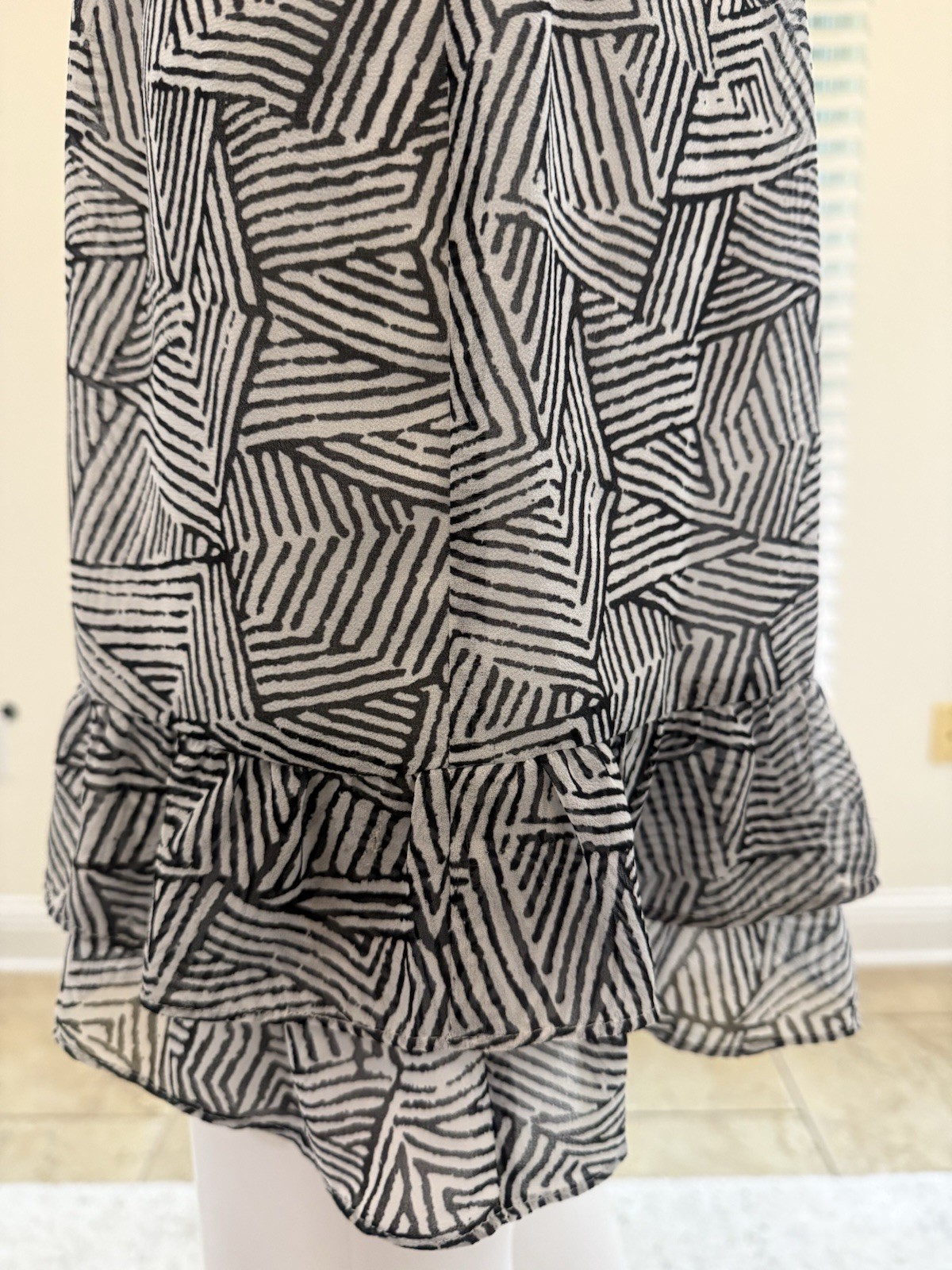 Moda International Geometric Print Ruffle Sundress in Black/White SizeXs