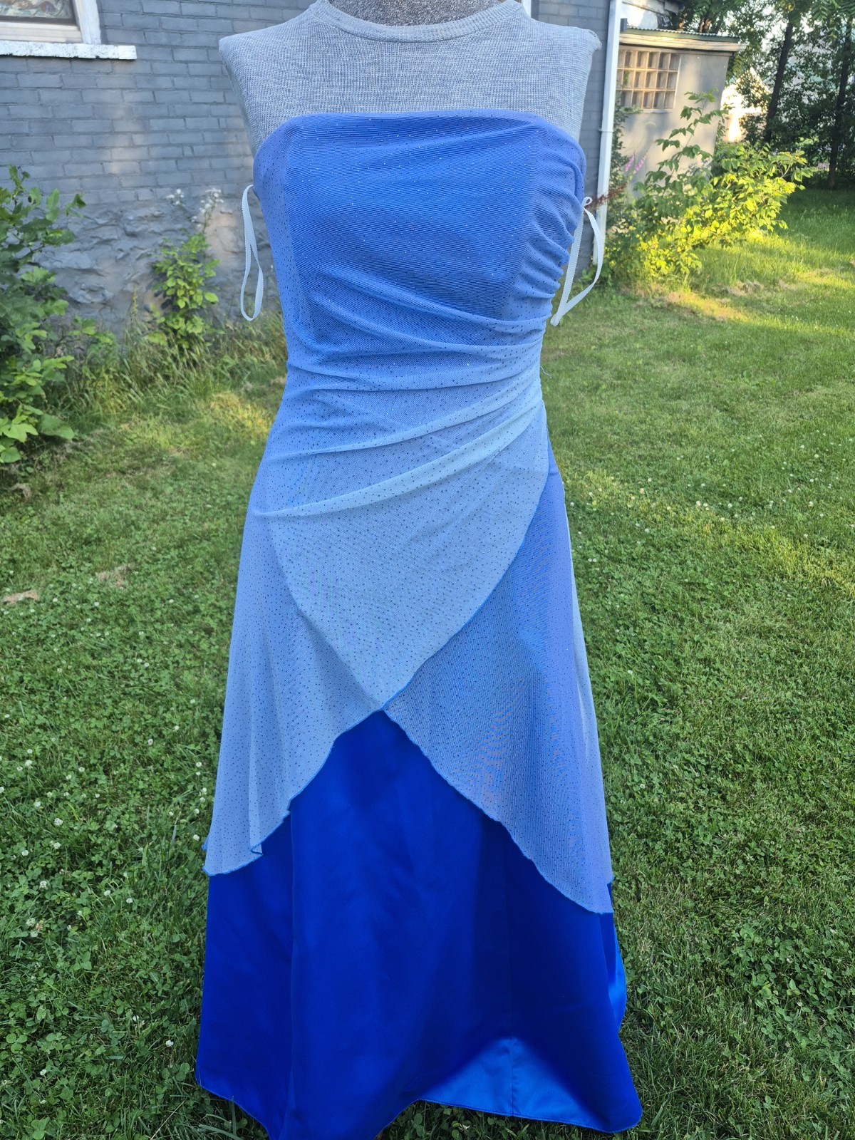 JUMP APPAREL LADIES GOWN SIZE 9/10 MEDIUM OFF SHOULDER,BLUE GOWN,NICE