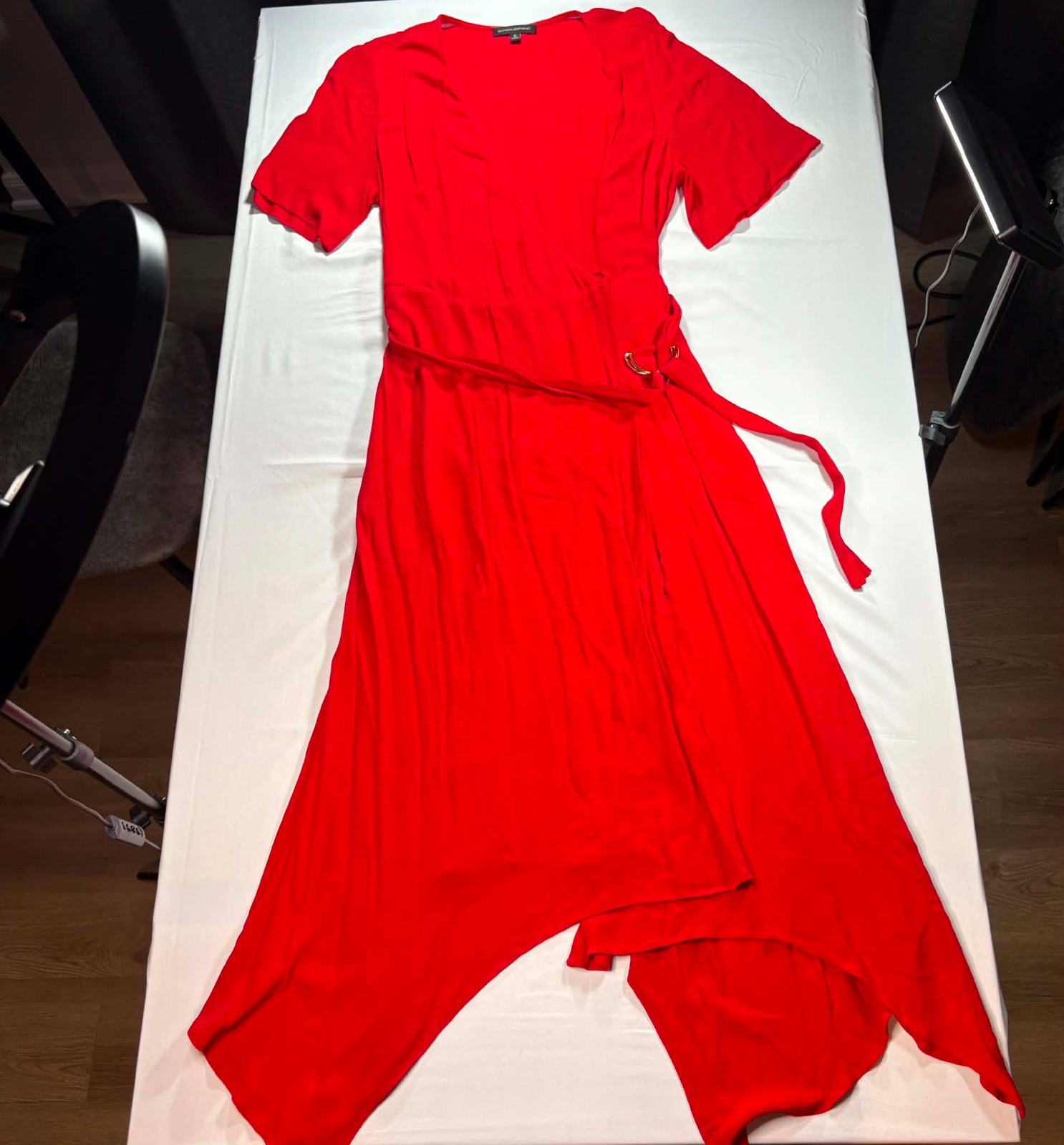 Banana Republic Red Handkerchief Hem Wrap Midi Dress Women’s Size 8 V-Neck Short